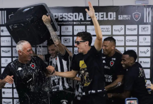 Lisca comemora título do Paraibano - Botafogo-PB